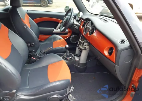 2005 Mini Cooper S from USA, damaged, VIN WMWRH33425TF80261